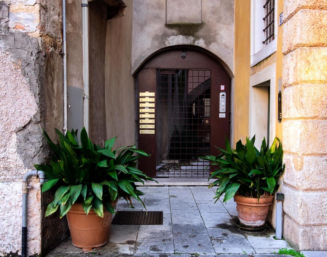 Casa Broilo, Nel Cuore Di เวโรนา ภายนอก รูปภาพ